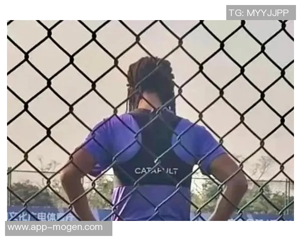 彝族球员日火瓦体随津门虎试训引关注曾因飞踹裁判遭争议